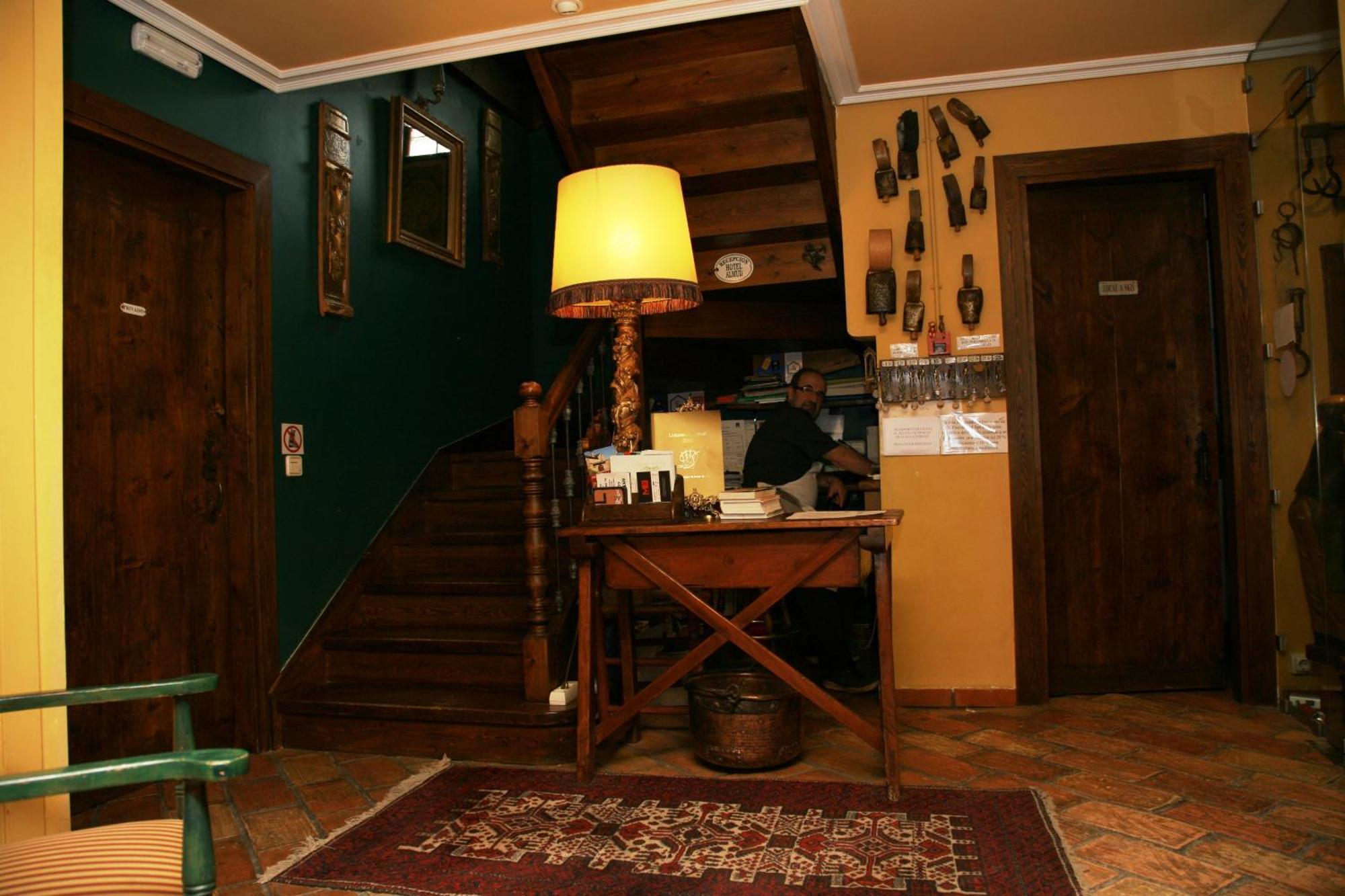 Hotel Almud Sallent De Gallego Bagian luar foto