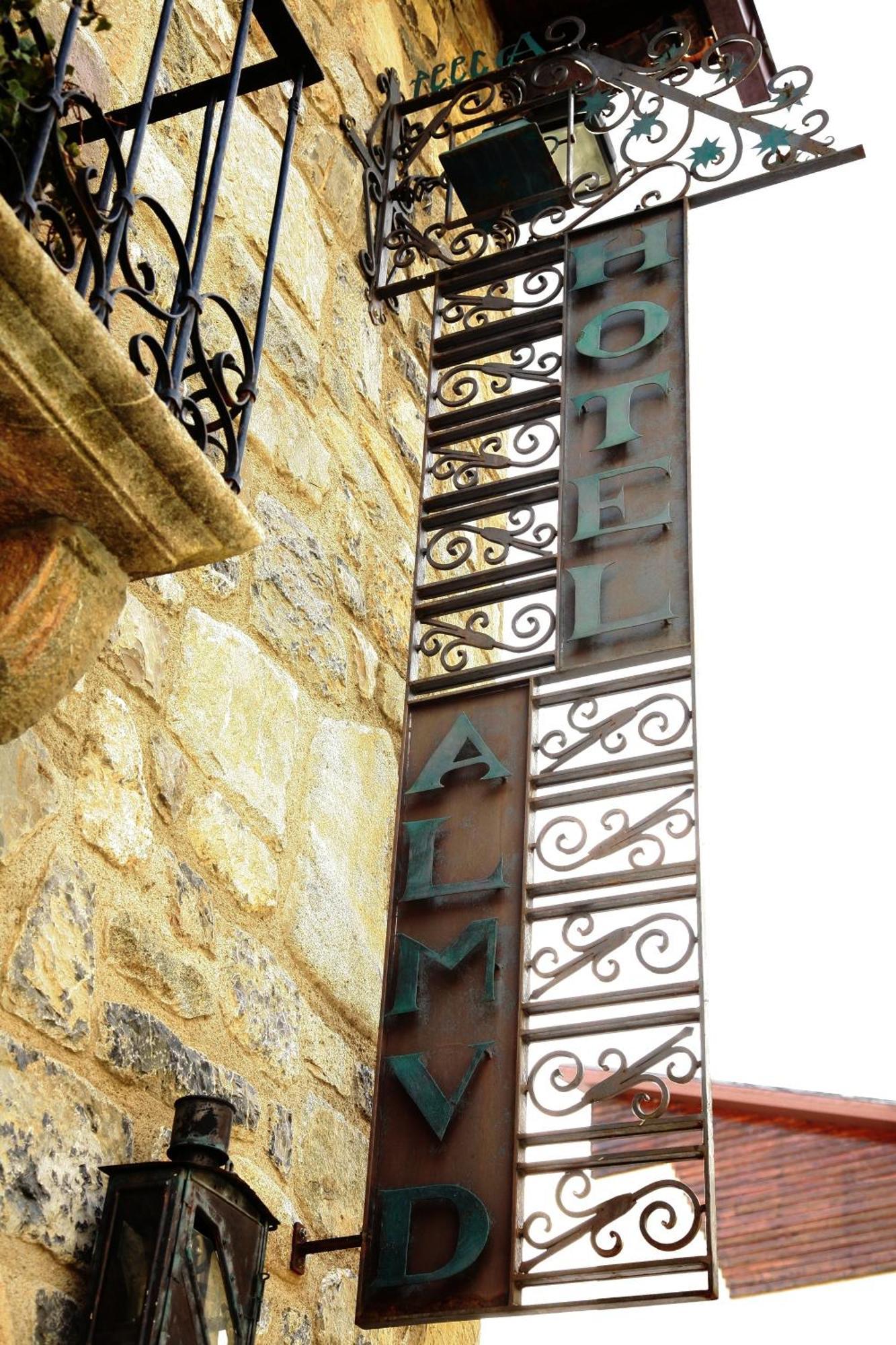 Hotel Almud Sallent De Gallego Bagian luar foto