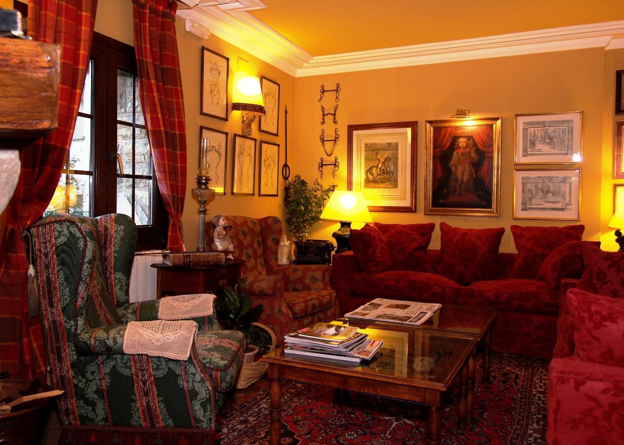 Hotel Almud Sallent De Gallego Bagian luar foto