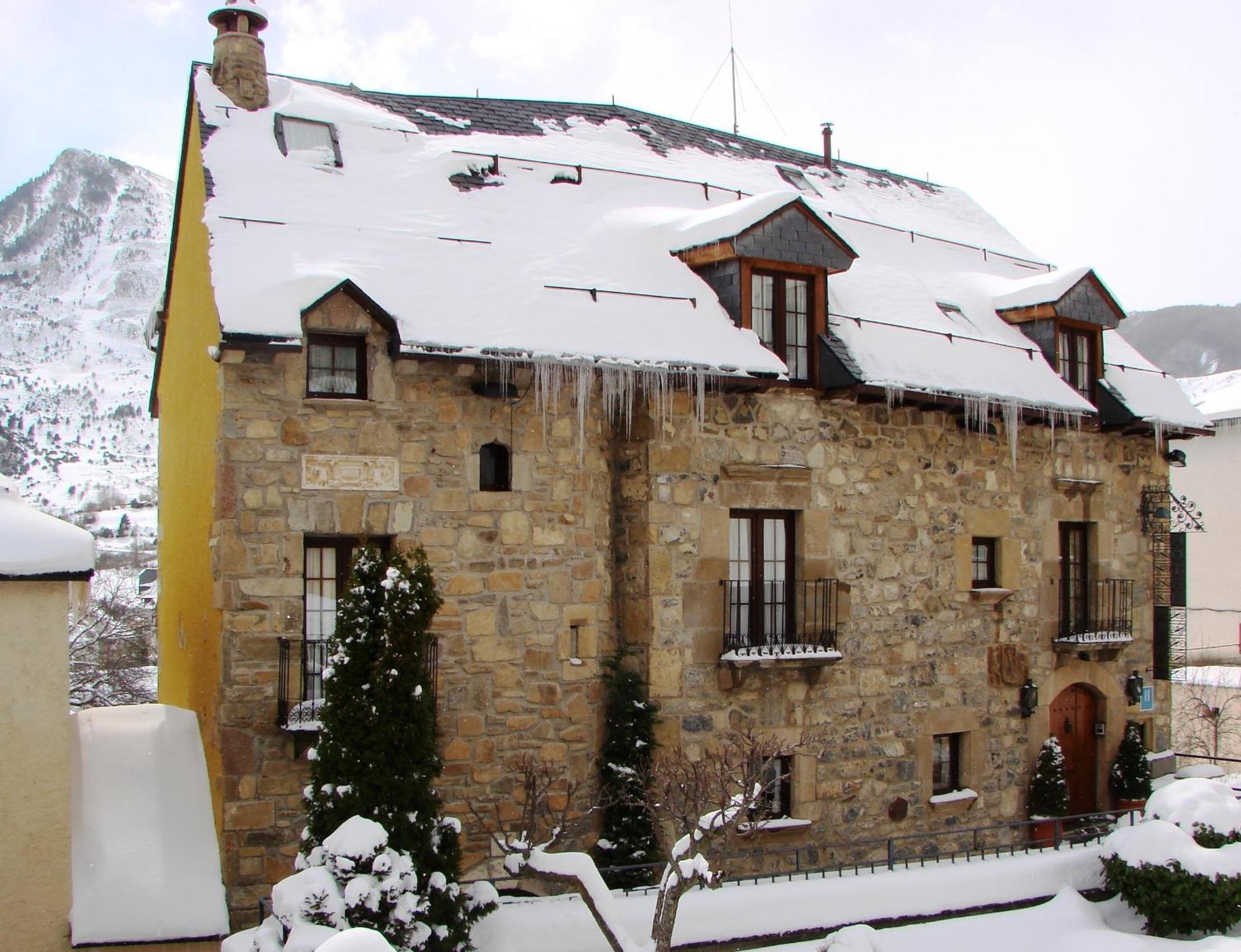 Hotel Almud Sallent De Gallego Bagian luar foto